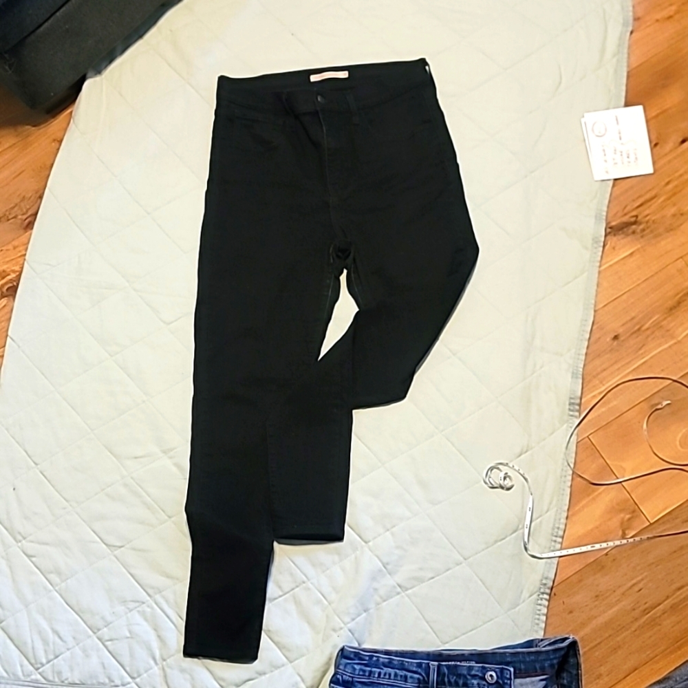 Levi's Women's High Rise Jeans - Black